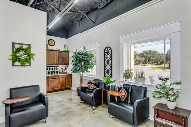 WorkSpace225 reception and professional common area in Pensacola, Florida