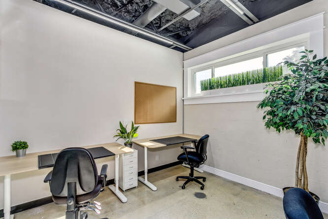 Furnished private office at WorkSpace225 in Pensacola, Florida